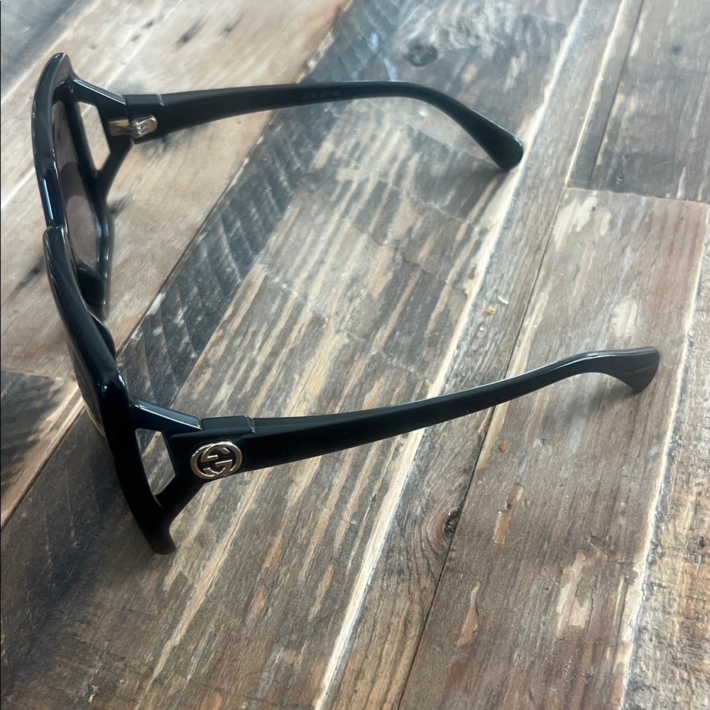 Gucci Oversized Square Black Women’s Sunglasses - Picture 5 of 12